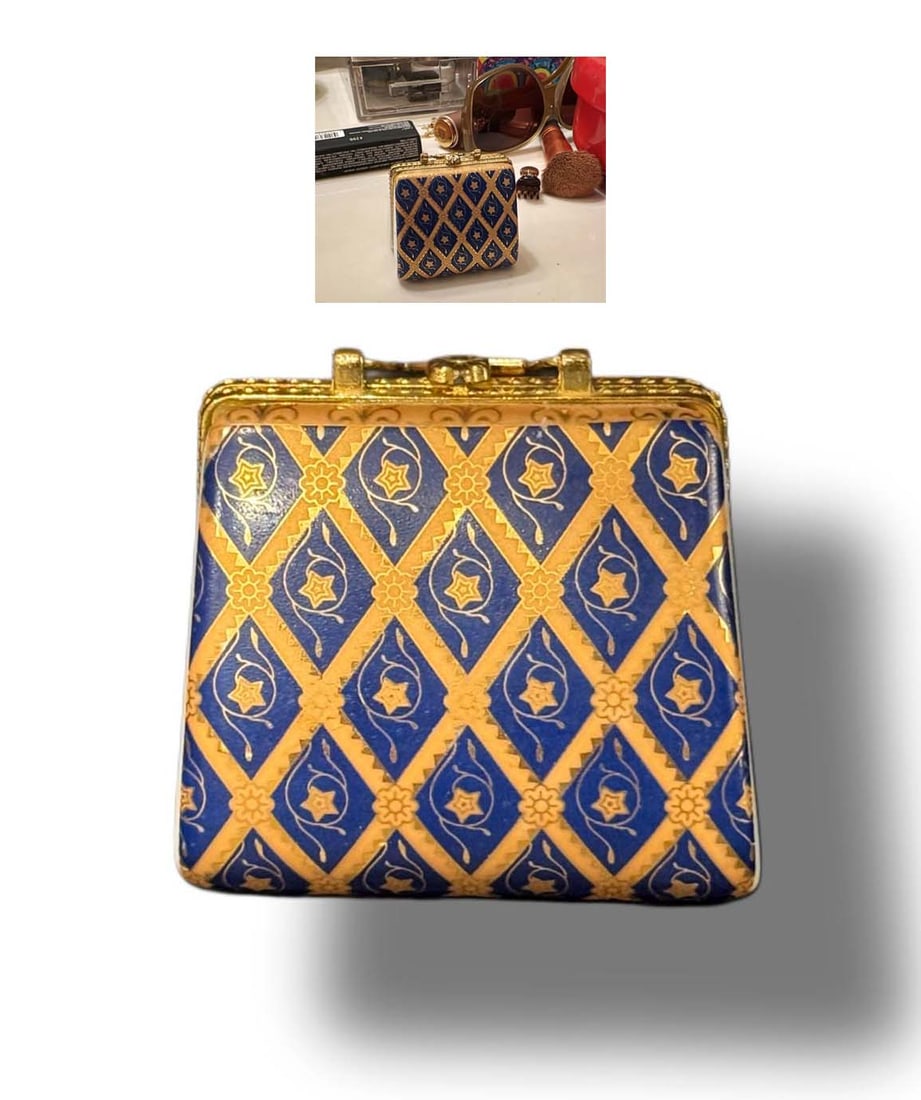 A Porcelain Jewelry Trinket Box: A Porcelain Jewelry Trinket Box. 2.5" x 2.5"