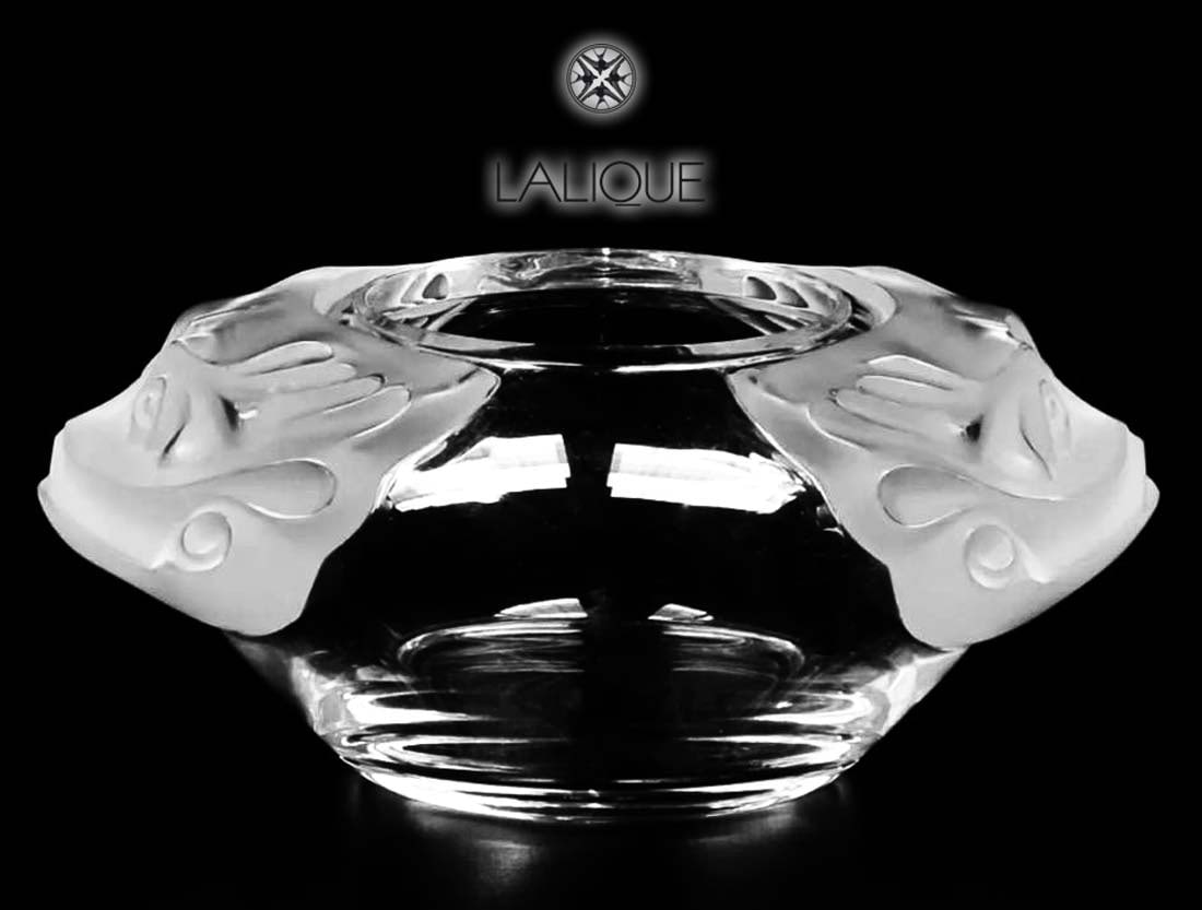 A Vintage French LALIQUE Fish Head Figural Frosted & Crystal Bowl Centerpiece, Signed: A Vintage French LALIQUE Frosted & Crystal Bowl Centerpiece with Lateral Molded Fish Head, Circa 1945, Signed. H 3.5" x D 8.5"
