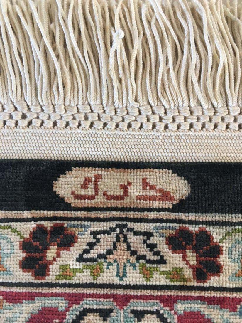 A Fine Turkish Hereke Silk Rug, Signed - 3