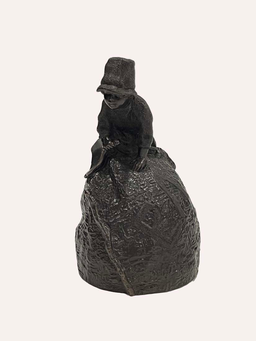A Russian Bronze sculpted Table Bell, Signed - 3
