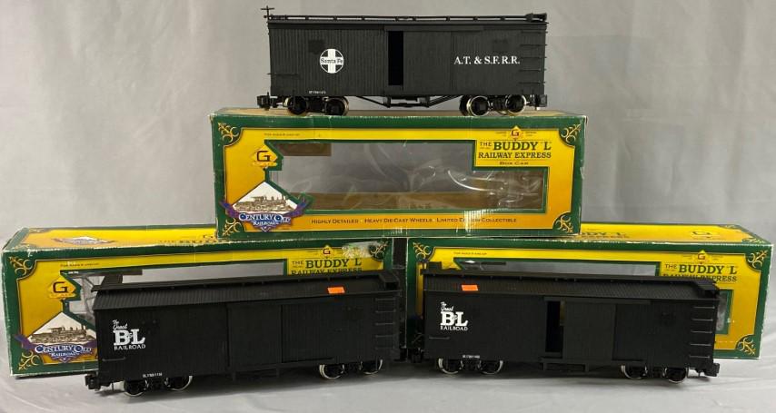 Lot of 3 Buddy L Express Box Cars G Scale: Lot of 3 Buddy L Express Box Cars G Scale * All have metal wheels * All are highly detailed * 2 Buddy L Express Box Cars B and L Railroad 51002 * 1 Buddy L Railway Express Box Car Santa Fe