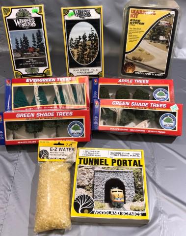 HO Scenery Kits and Trees (Woodland Scene) (1 of 3)