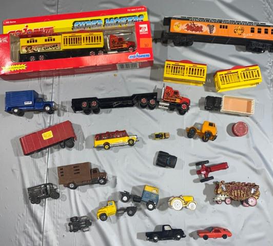 Miscellaneous HO Circus Vehicles (1 of 1)