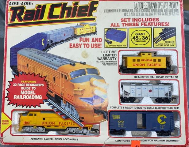 Life Like Rail Chief HO Train Set (1 of 2)