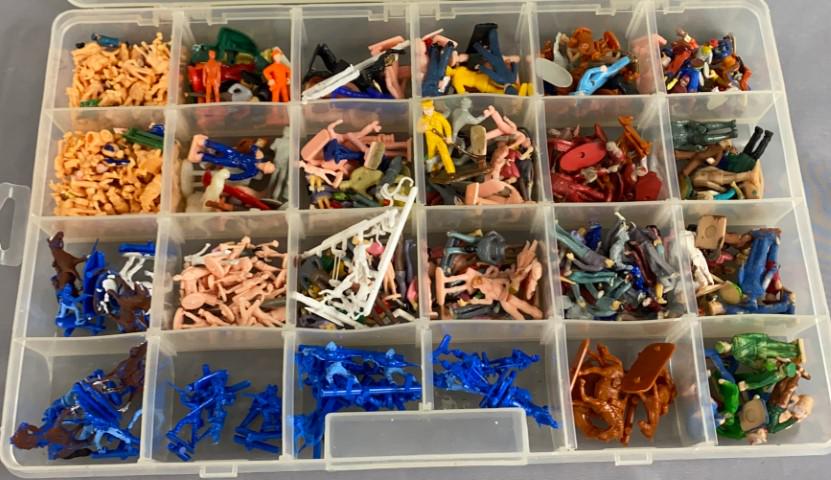 Lionel, O Gauge People: * Many painted people for O Gauge and Lionel * Many unpainted people for O Gauge and Lionel