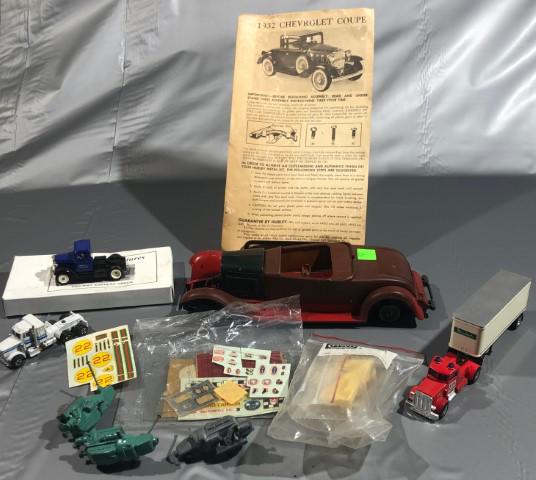 1932 Coupe by Hubley, Assortment Semis (1 of 5)