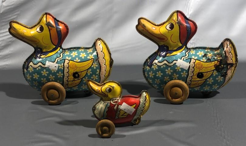 Wyandotte Tin Metal Ducks Pull Windup Toy 1930s (1 of 1)
