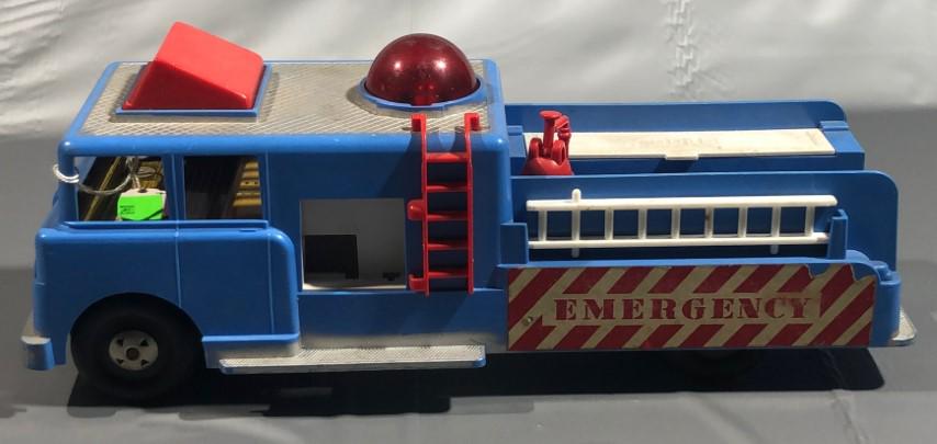Ideal Friction Motored Emergency Truck No 3301: Vintage 1950's Ideal Friction Motored Emergency Truck No 3301