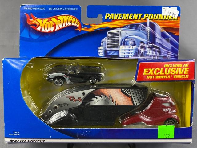 Hot Wheels Pavement Pounder Treasure Hunt '58 Corvette: * Hot Wheels 2001 Pavement Pounder Treasure Hunt '58 Corvette