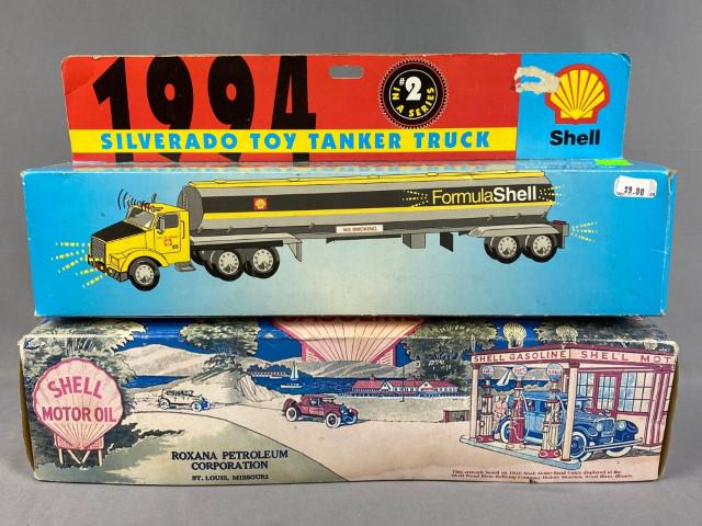 Lot of 2 Shell toy trucks (1 of 3)