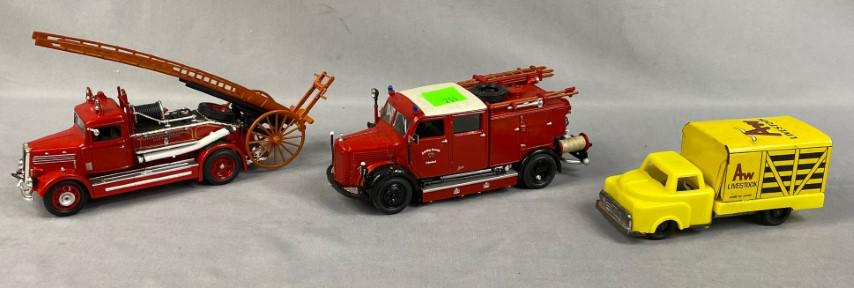 Lot of 3 model trucks (1 of 4)