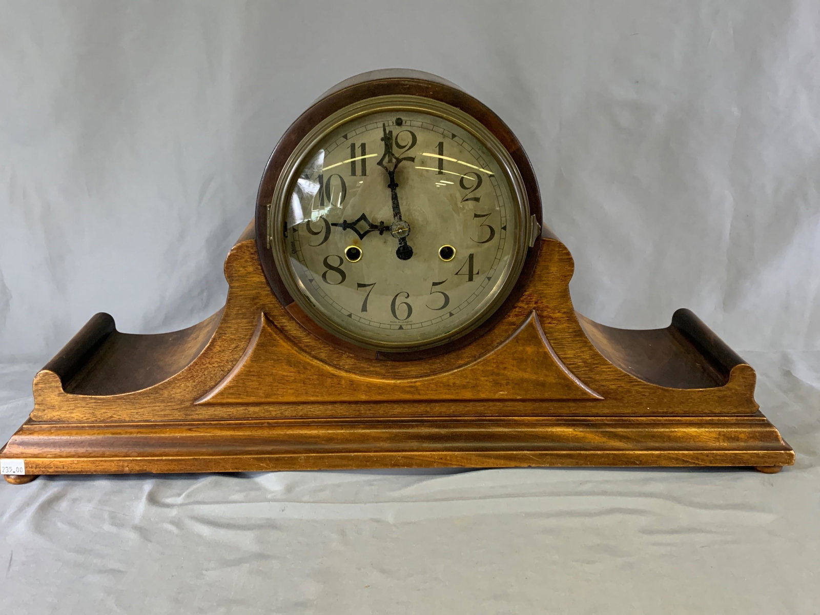 Antique Mantle Clock: Antique Mantle Clock