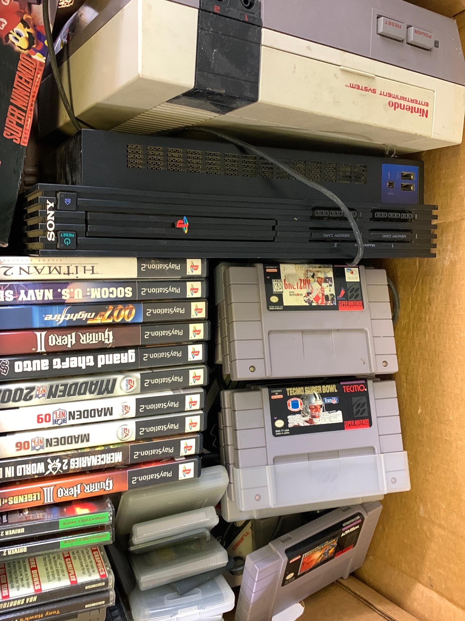 Vintage Gaming Systems: Nintendo, PlayStation, and Games: Vintage Gaming Systems: Nintendo, PlayStation, and Games Playstation: Tony Hawks Pro Skater, Tony Hawks Pro Skater 3, Medal of Honor, NBA Shoutout '98, The Wheelman is Back Driver 2, Tekken 3Playstati