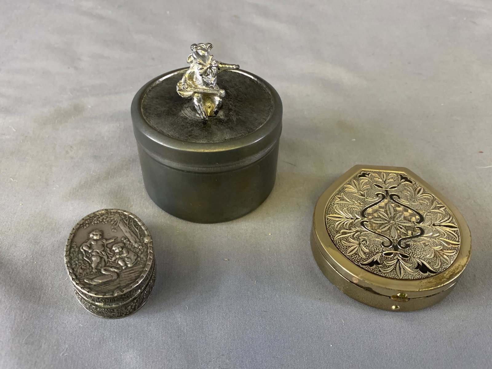 Vintage Pocket Ashtray, German Box, Covered Container: Vintage Pocket Ashtray, German Box, Covered Container