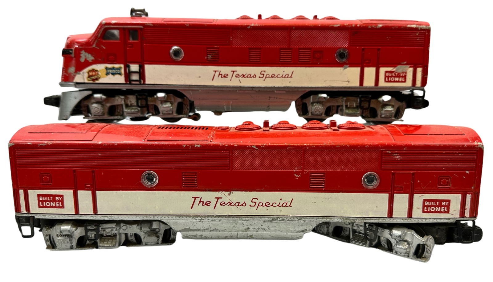 Lionel Texas Special 2245 Red White Diesel Engine+Dummy (1 of 10)