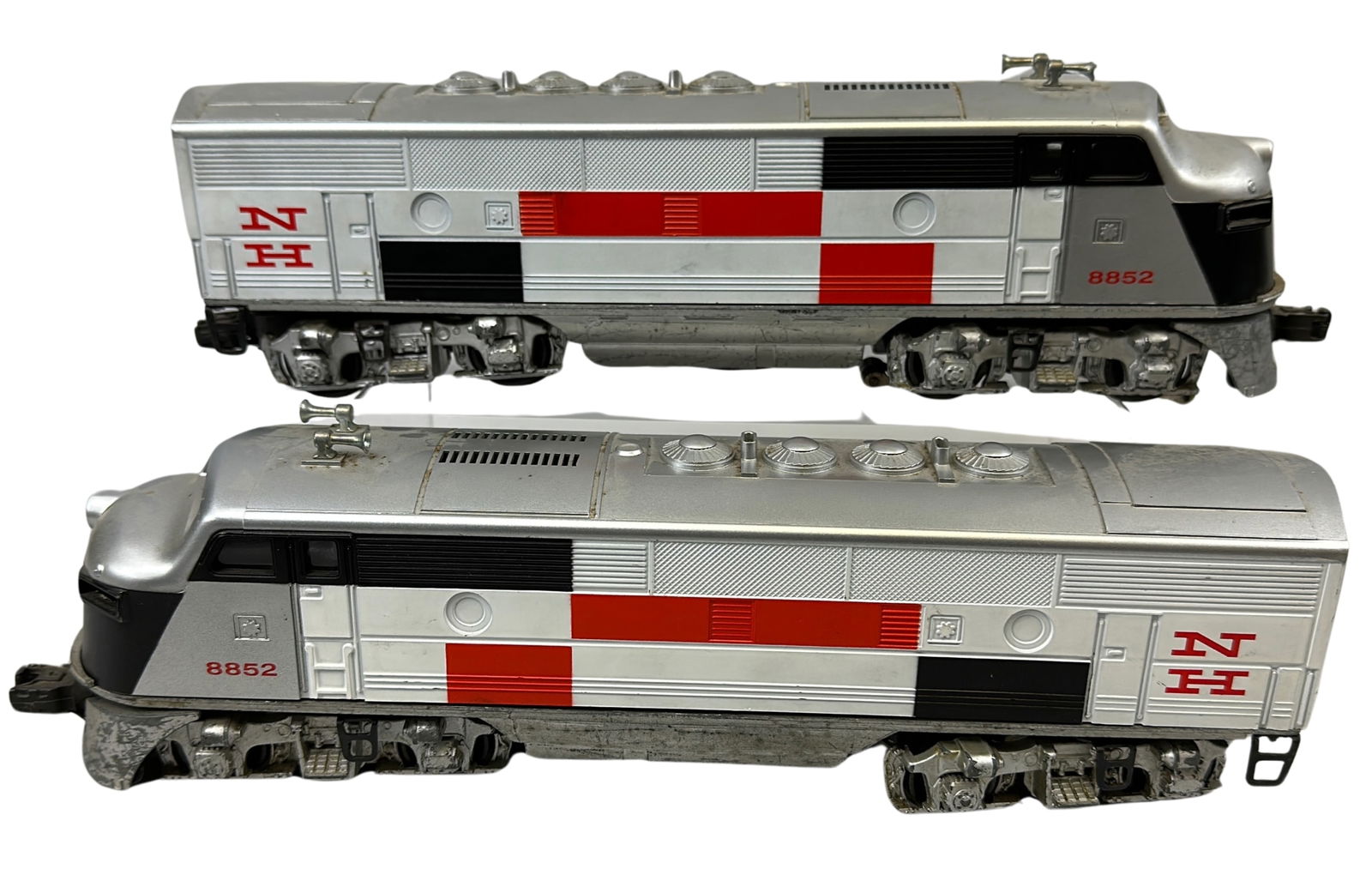 Lionel Diesel Engine & Dummy 8852 NH New Haven 1978 (1 of 6)