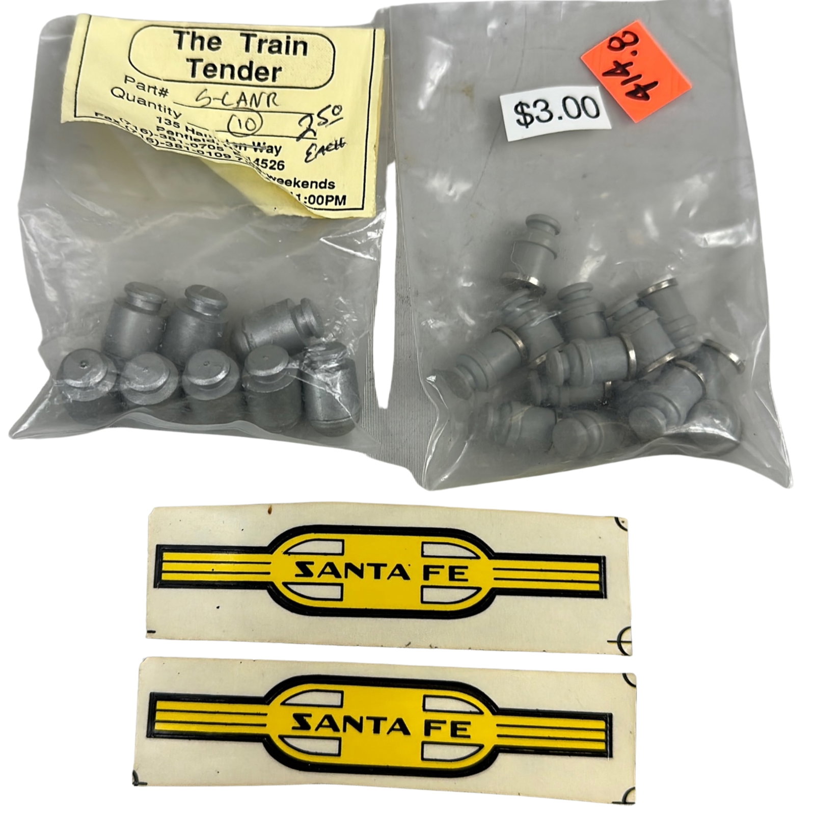 Mixed Lot Lionel Milk Cans & Santa Fe Decals: Mixed Lot Lionel Milk Cans & Santa Fe Decals