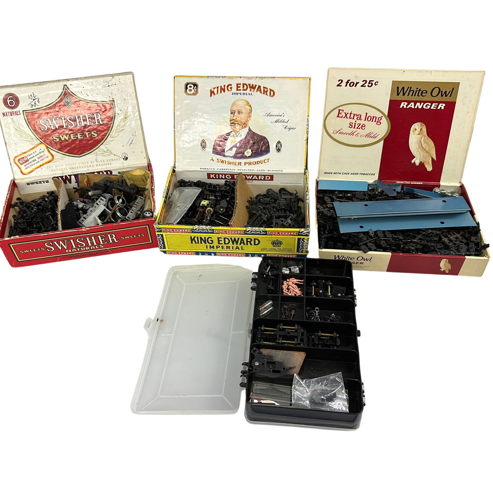 Lot Misc Train Parts Small Scale Wheels Figures & More (1 of 5)