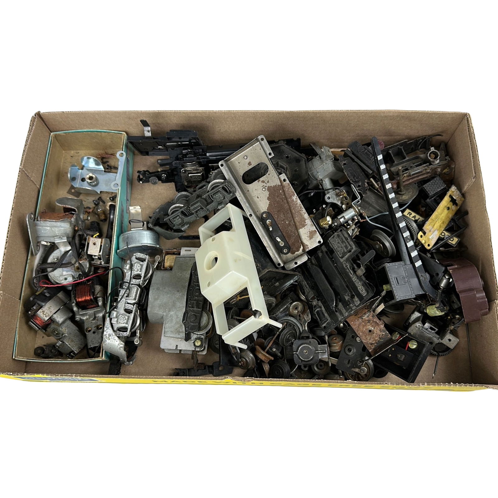 Misc Lot Loco Wheels Gears MARX Lionel Delta-Larm ++ (1 of 6)