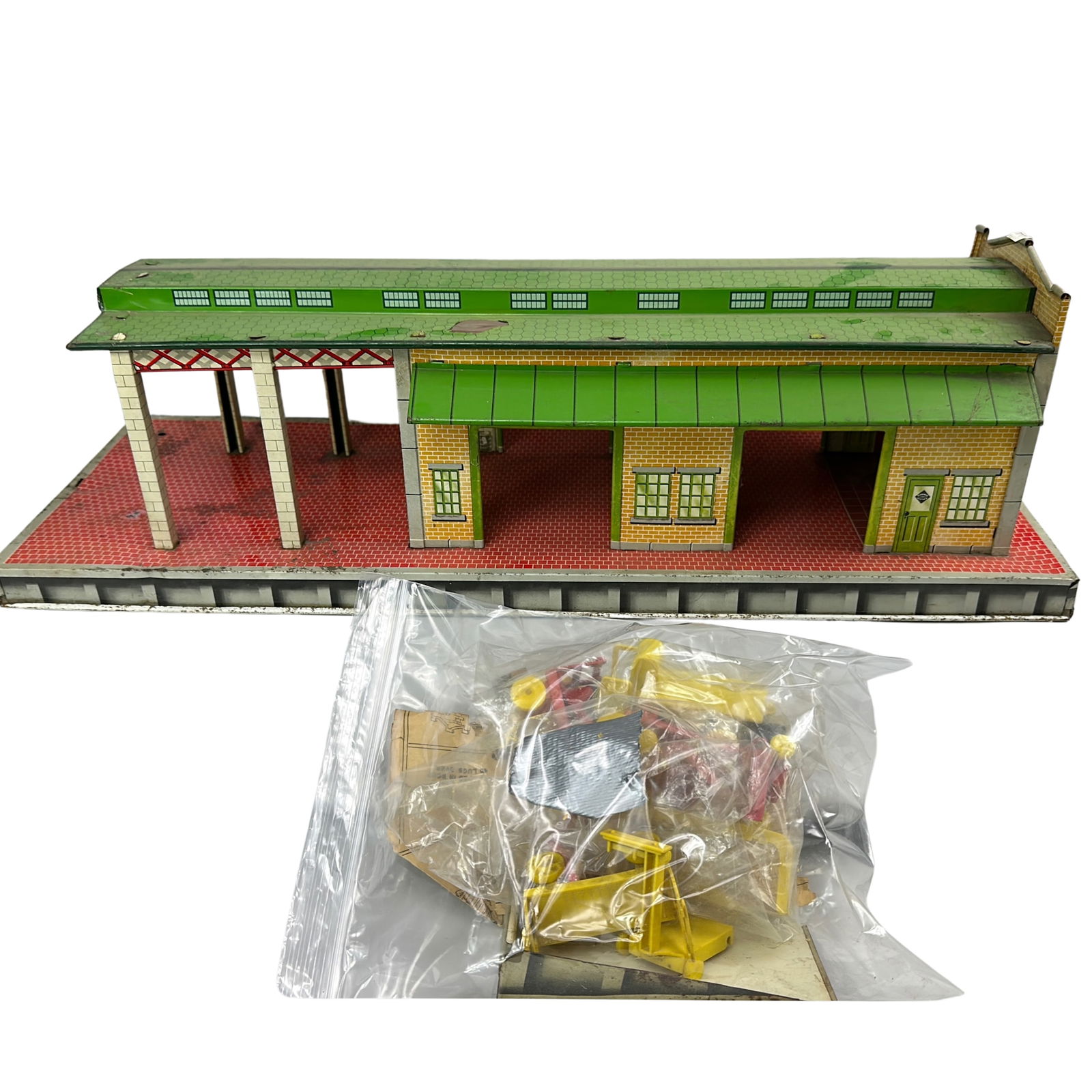 Steel Tin Litho MARX Train Station Freight Terminal (1 of 9)