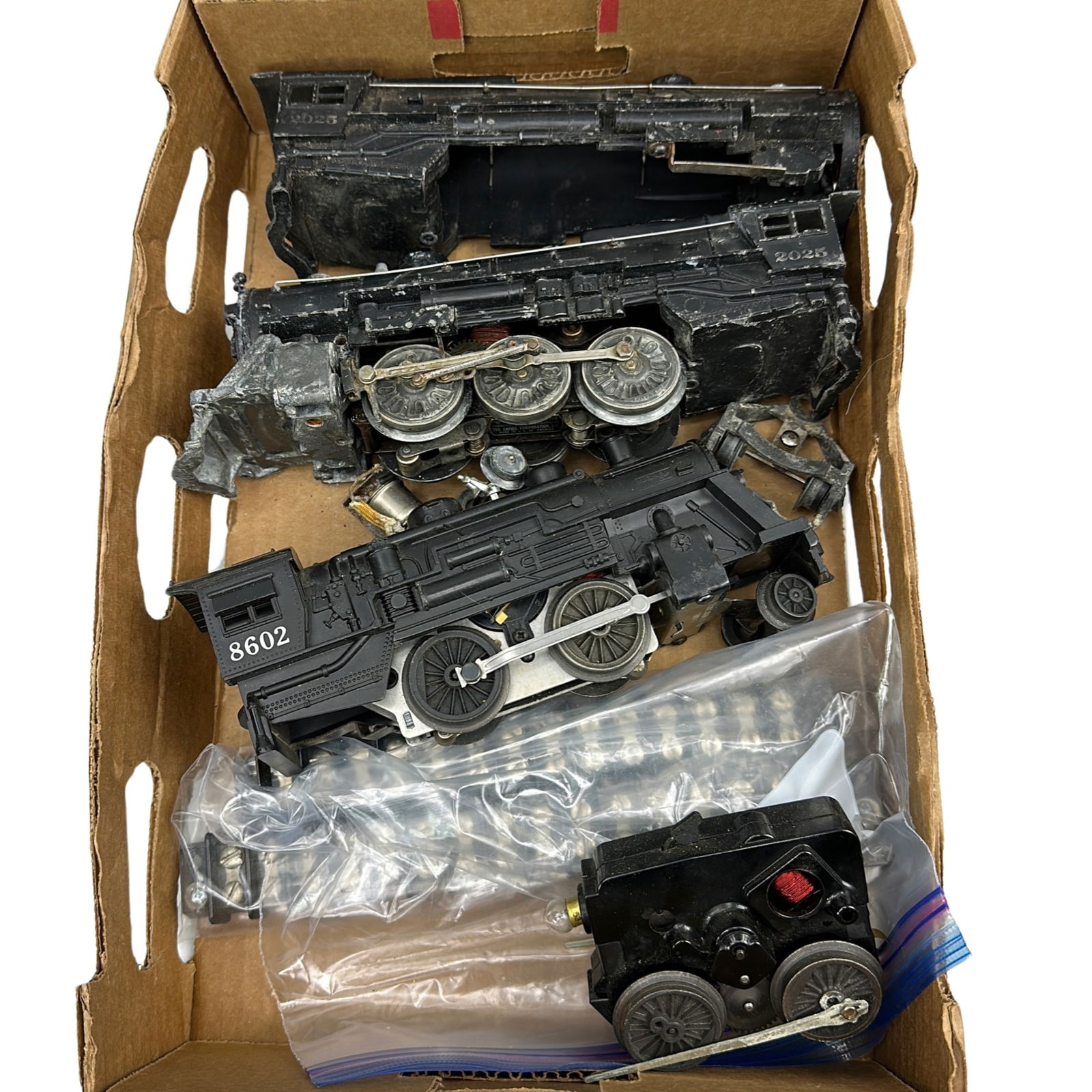 Misc Lot Locomotive Engine 8602 Lionel 2025 & Parts (1 of 5)