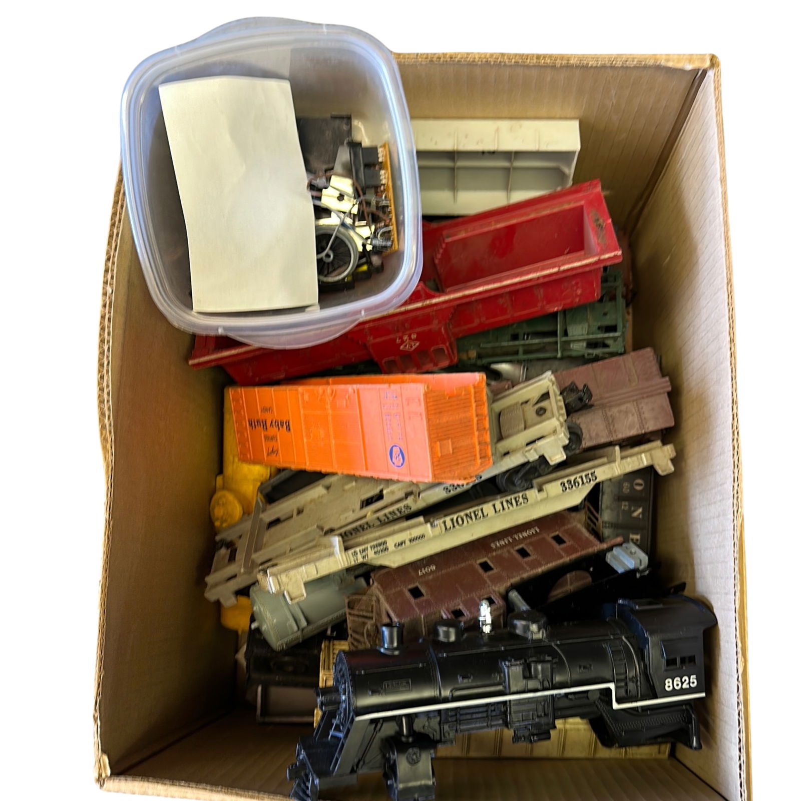 Lot Lionel  Train Rolling Stock Parts (1 of 4)