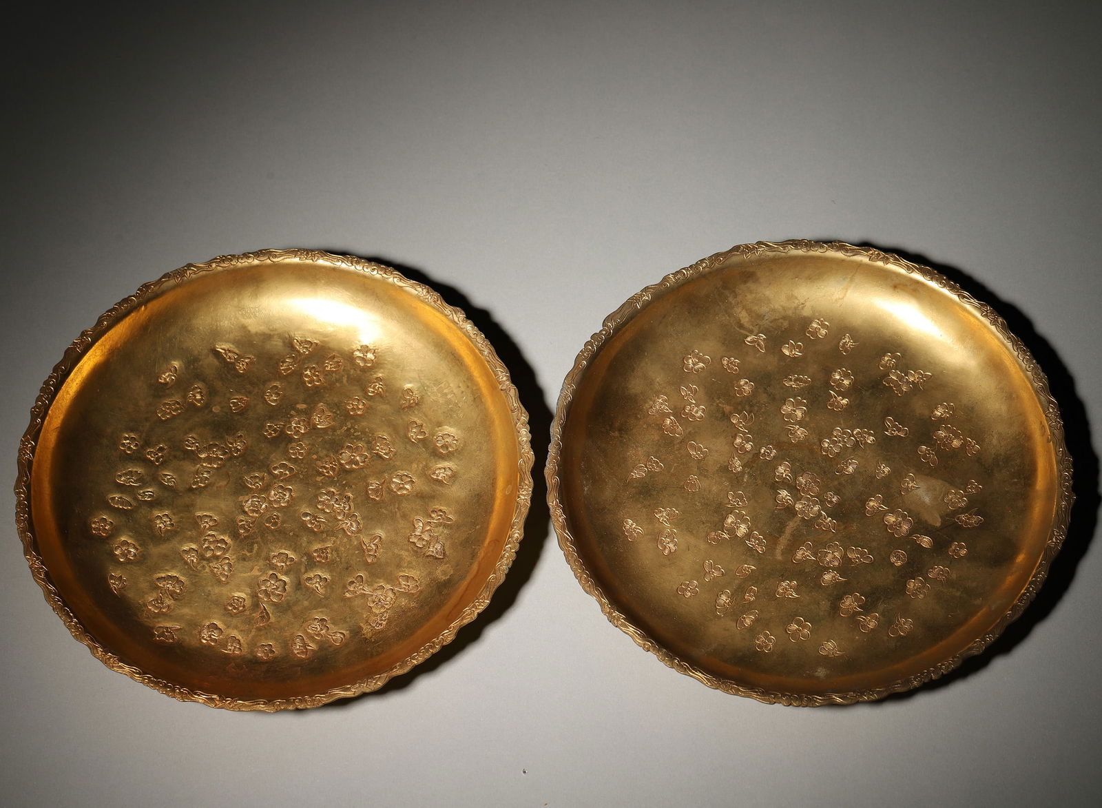 A Pair Of Silver Gilding Flower Plates (1 of 8)