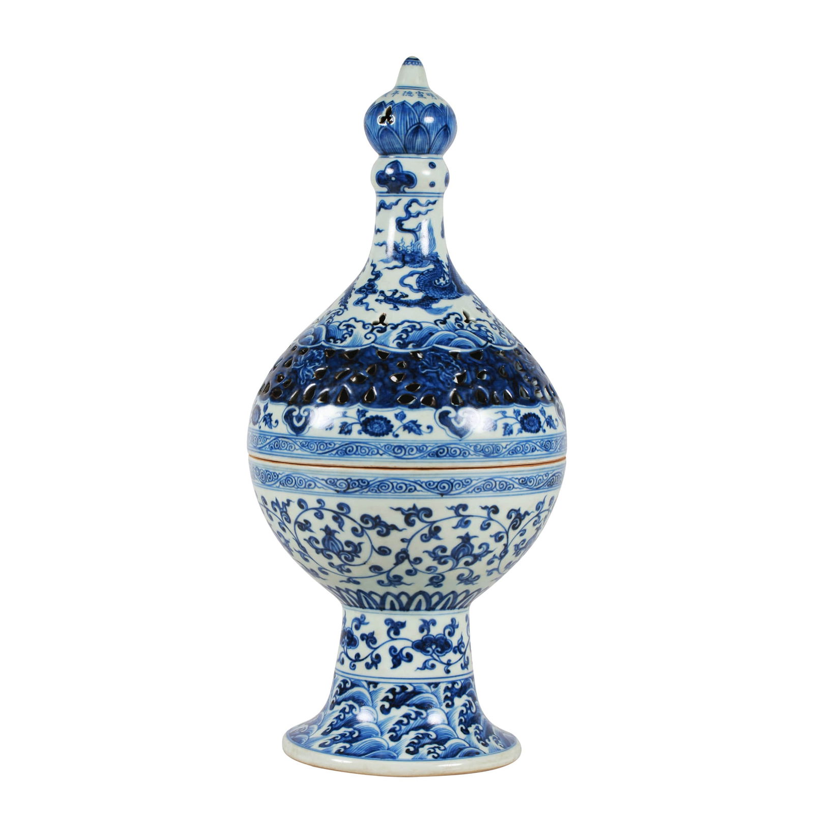 A BLUE AND WHITE WRAPPED FLOWERS DRAGON FLASK: A BLUE AND WHITE WRAPPED FLOWERS DRAGON FLASK Height: 44cm Condition: Any condition statement is given as a courtesy to a client, is only an opinion and should not be treated as a statement of fact. A
