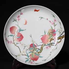 A FAMILLE ROSE PEACH DISH