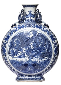A BLUE AND WHITE DRAGON VASE