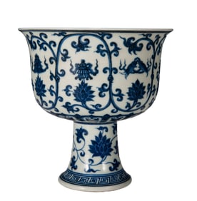 A BLUE AND WHITE LOTUS STEM BOWL