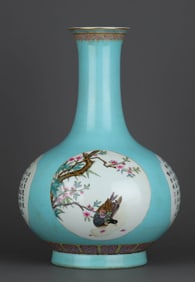 A GREEN GLAZED MEDALLION 'FLOWERS AND BIRDS POETRY' VASE
