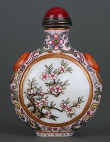 A RUBY RED-GROUND FAMILLE ROSE MEDALLION 'FLOWERS AND POETRY' SNUFF BOTTLE