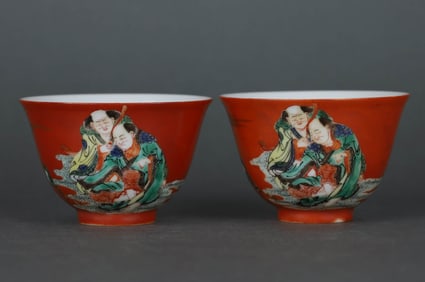 A RED-GROUND WUCAI 'GOLDEN TOAD' CUP