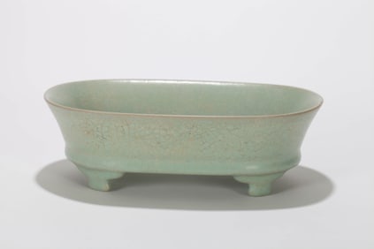 A RU TYPE NARCISSUS POT