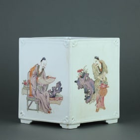 A FAMILLE-ROSE 'FIGURES' BRUSH POT
