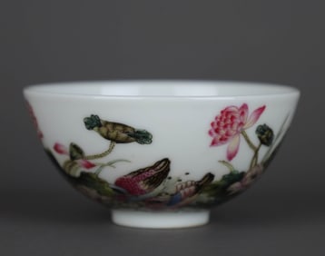 A FAMILLE ROSE 'LOTUS AND MANDARIN DUCK' CUP