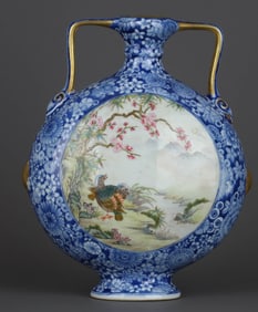 A BLUE AND WHITE MEDALLION'FLORAL AND BIRD' MEIPING