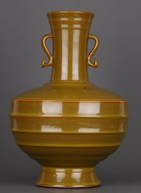 A YELLOW-GLAZED 'FISH' STRING-WIRE RUYI-HANDLE VASE