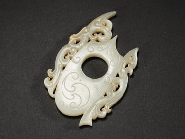 JADE CHICKEN-HEART PENDANT