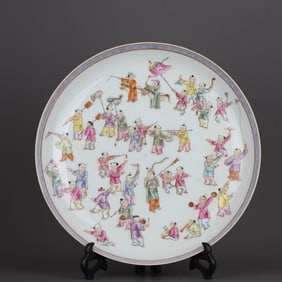 A FAMILLE ROSE 'CHILDREN PLAYING' DISH