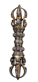 A TIBETAN IRON-CUT HIGH-GRADE FIVE-PRONGED VAJRA