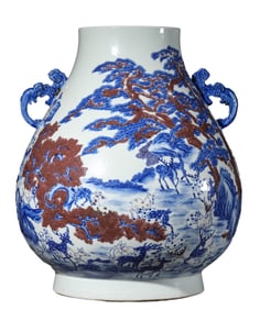 A BLUE AND WHITE AND UNDERGLAZE RED 'FLORAL' JAR
