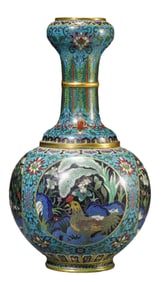 A COPPER-BODY CLOISONNé ENAMEL MEDALLION 'FORTUNE AND SHOU'  GARLIC SHAPED VASE