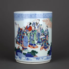 A BLUE AND WHITE WITH WUCAI 'IMMORTALS CELEBRATING SHOU' BRUSH POT