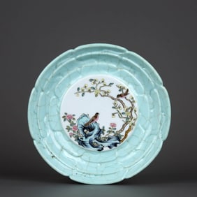 SKY-BLUE CRACKLED GLAZE WITH FAMILLE ROSE 'FLOWERS AND BIRDS' CHRYSANTHEMUM-LOBED WASHER