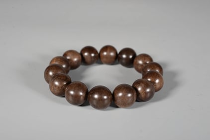 AN ALOESWOOD BRACELET