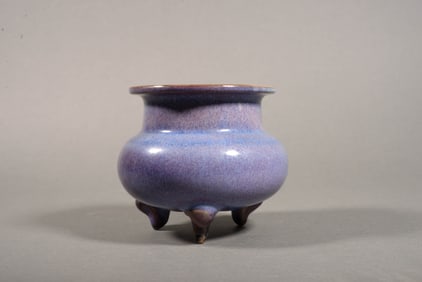 A JUN TYPE TRIPOD CENSER