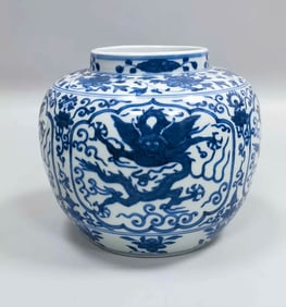A BLUE AND WHITE 'DRAGONS' JAR