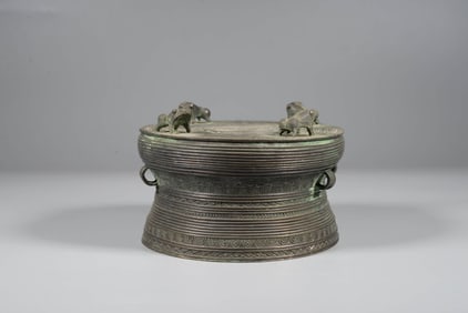 A BRONZE ORNAMENT